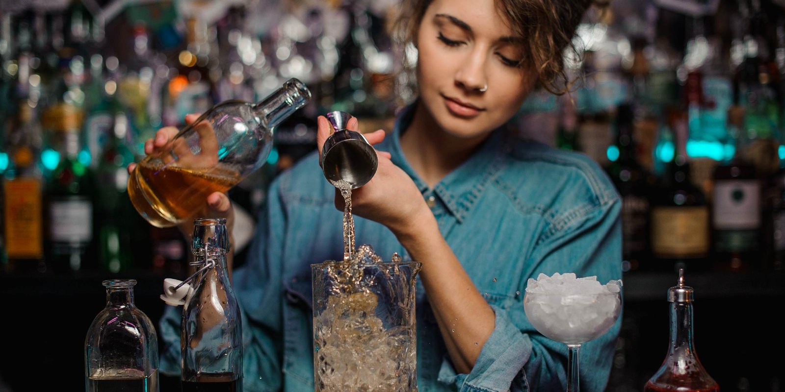 Steps to Become a Bartender in the USA